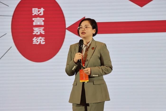 罗伟东总领事会见加中贸易理事会执行董事兼首席运营官高诗如