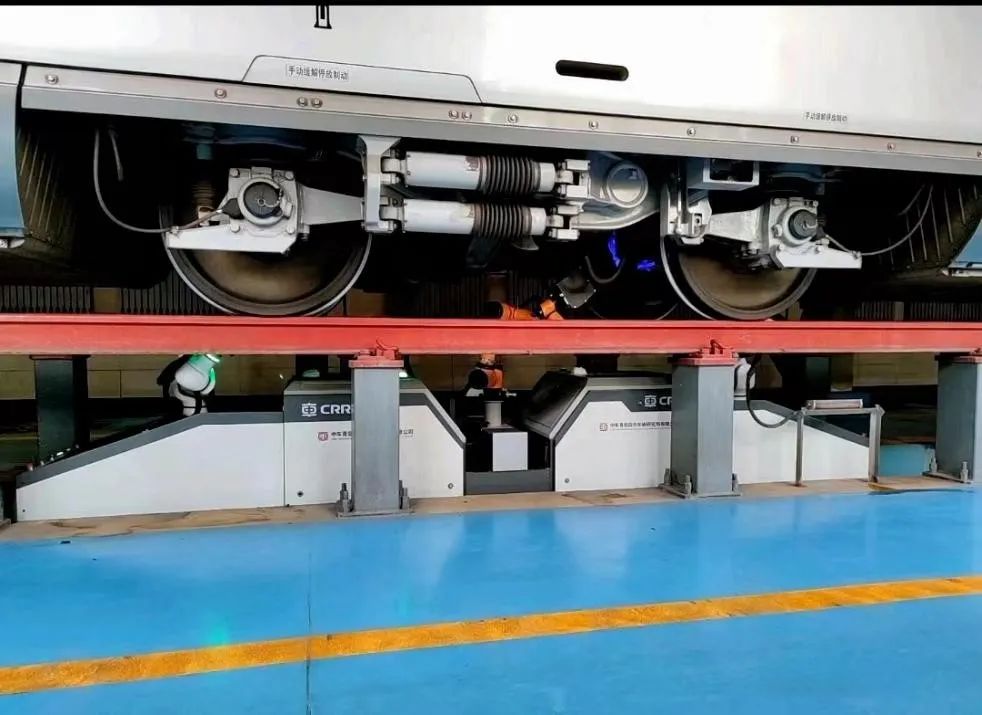 光格科技获得发明专利授权:“一种轨道巡检机器人的浮动悬架动力系统”