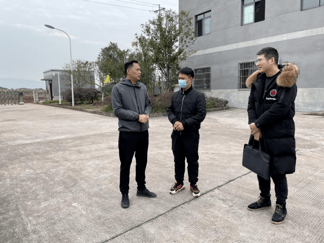 党旗在基层一线高高飘扬丨以赤诚扎根一线 用科技润泽棉田
