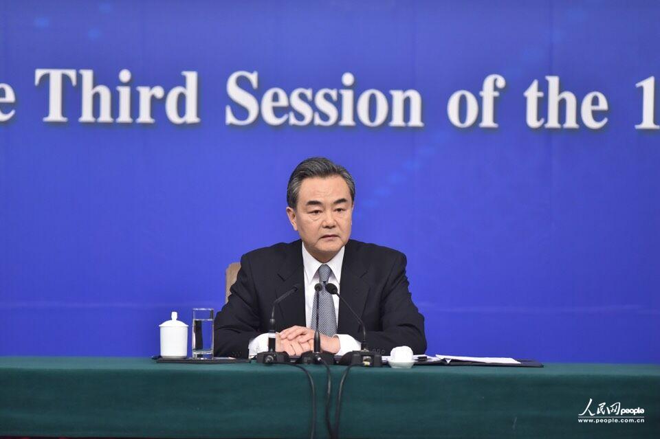 3月8日，王毅答中外记者问