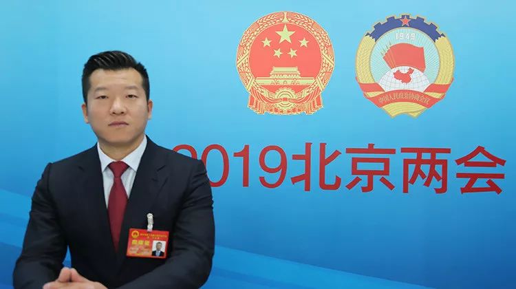 两会 | 全国人大代表、长安汽车董事长朱华荣：培育全球领军车企 加快自动驾驶产业制度供给