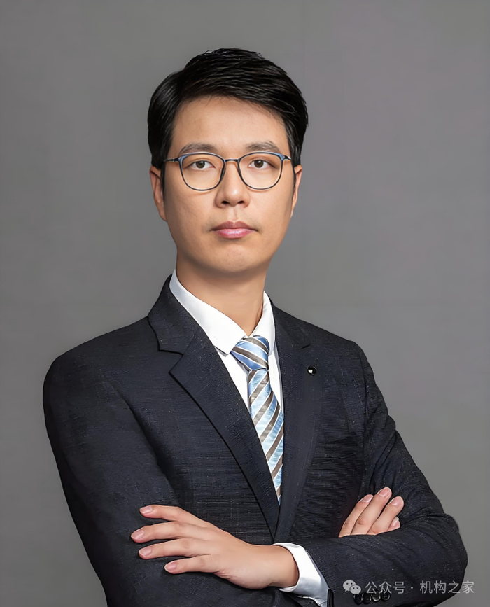 广发基金百亿老将卸任副总,明星产品业绩承压,投研转型承压前行