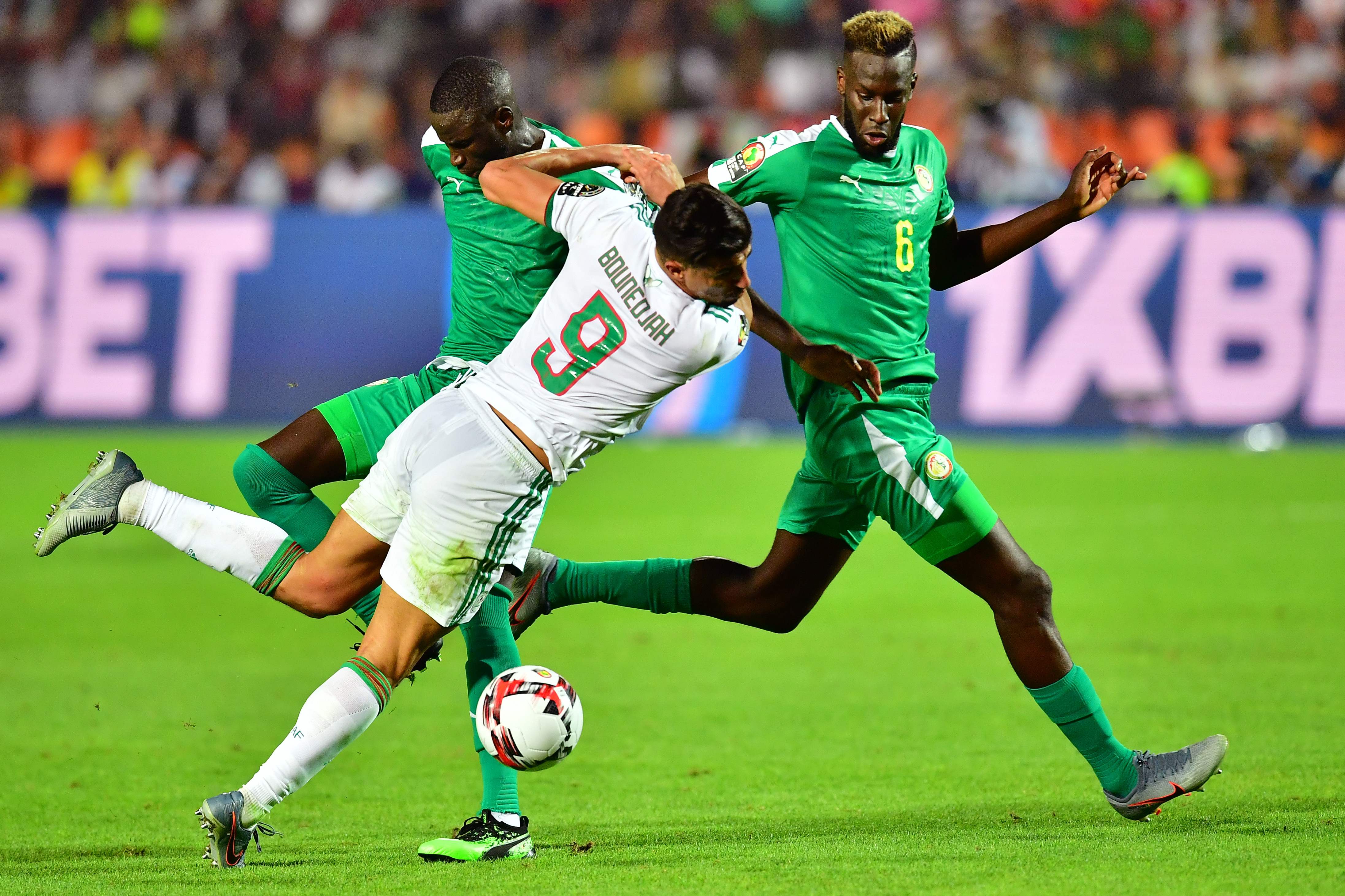 阿尔及利亚拟从非洲开发银行贷款30亿美元