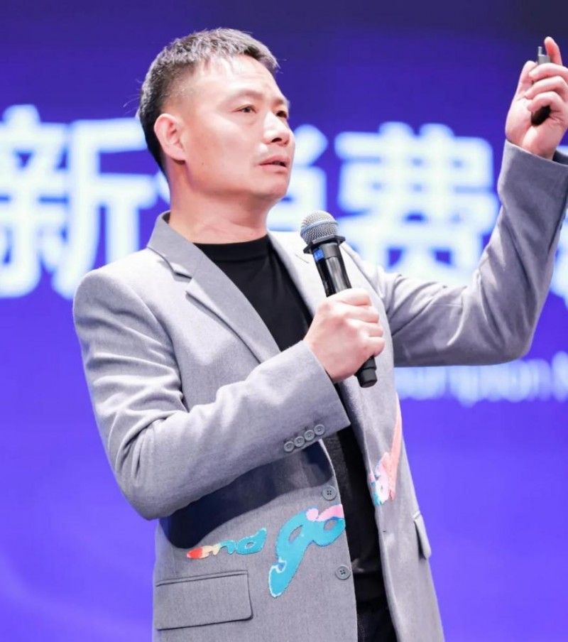珀莱雅：股东方玉友累计被冻结股份约3283万股