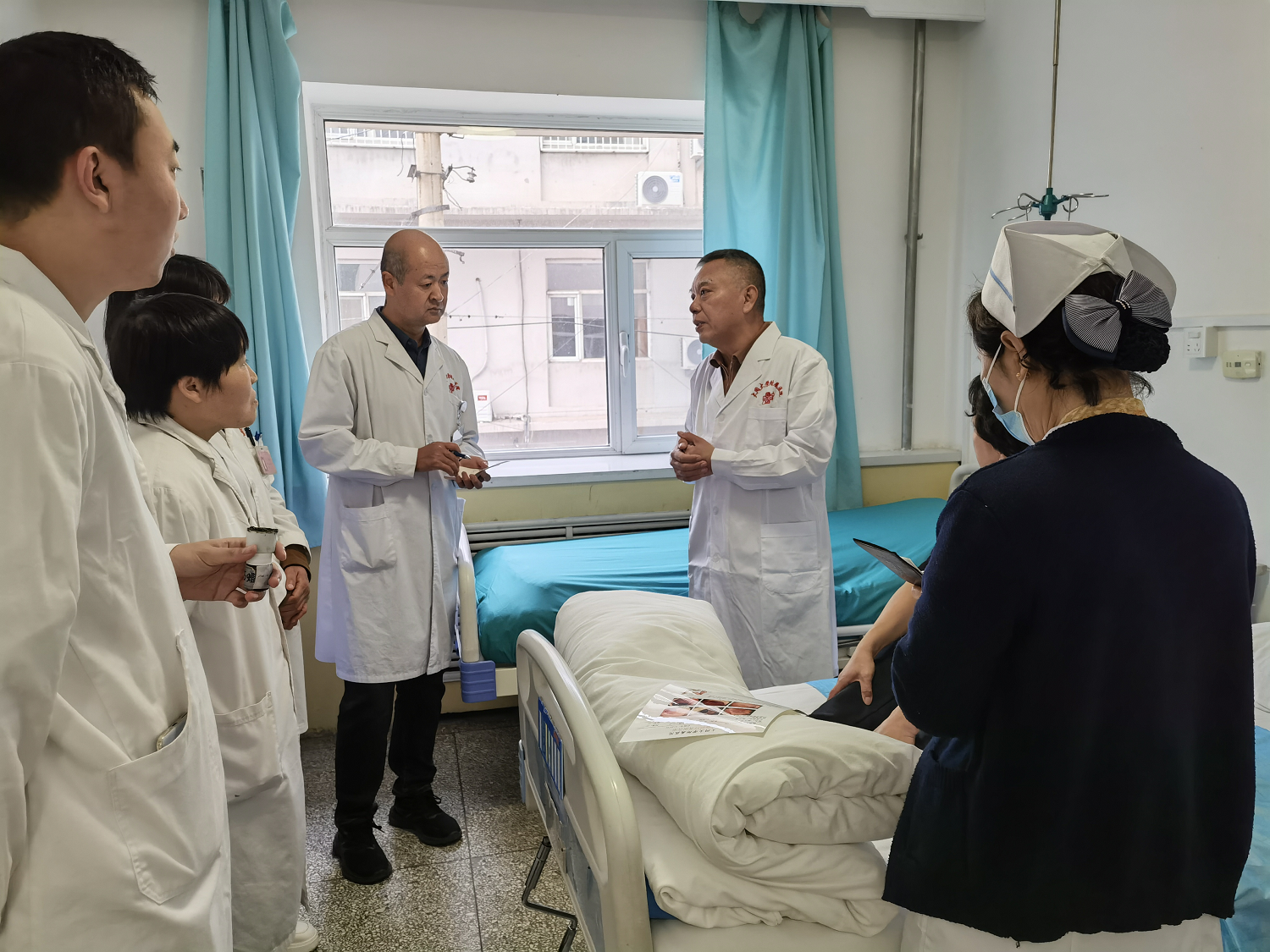 中国援几内亚比绍医疗队协助当地医院开展手术服务