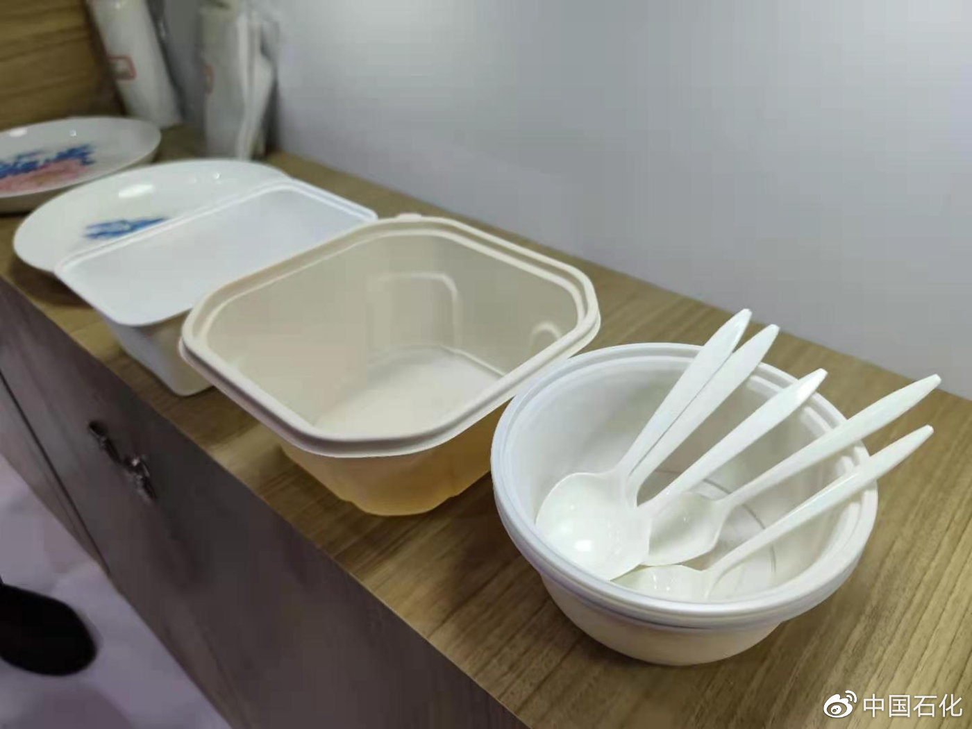 中国石化获得发明专利授权：“一种降解聚酯的方法及得到的降解产品与应用”