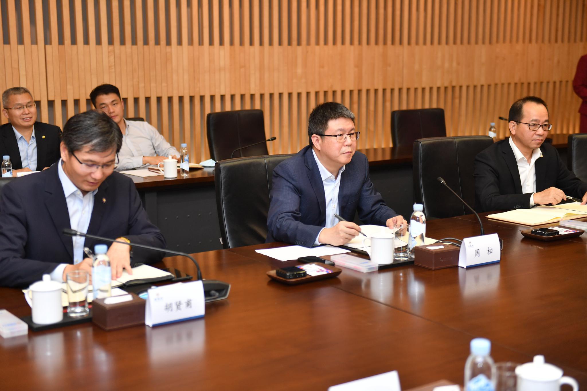 凯华材料：4月29日副总经理周庆丰减持股份合计4.92万股