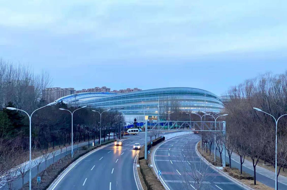 北京首都机场股份：获准注册发行中期票据及短期融资券